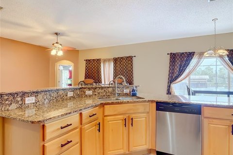 Casa en venta en Deltona, Florida, 4 dormitorios, 209.77 m2 № 2312436 - foto 23