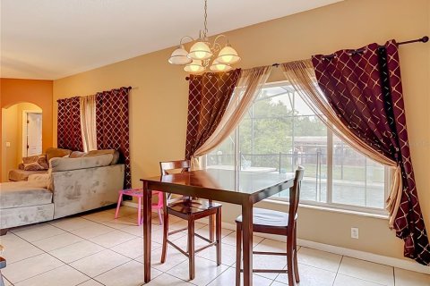 Casa en venta en Deltona, Florida, 4 dormitorios, 209.77 m2 № 2312436 - foto 19