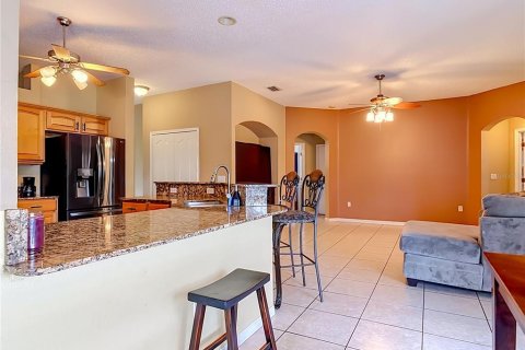 Casa en venta en Deltona, Florida, 4 dormitorios, 209.77 m2 № 2312436 - foto 14
