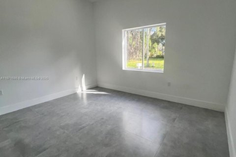 Casa en venta en Fort Lauderdale, Florida, 4 dormitorios № 2035682 - foto 10