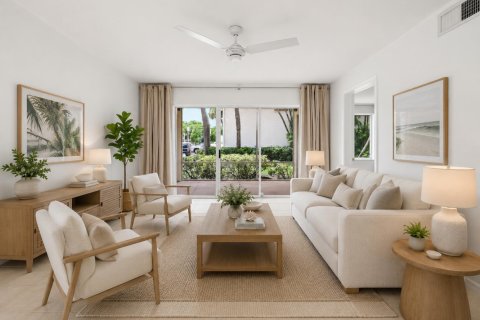 Condo in West Palm Beach, Florida, 2 bedrooms № 2262452 - photo 8
