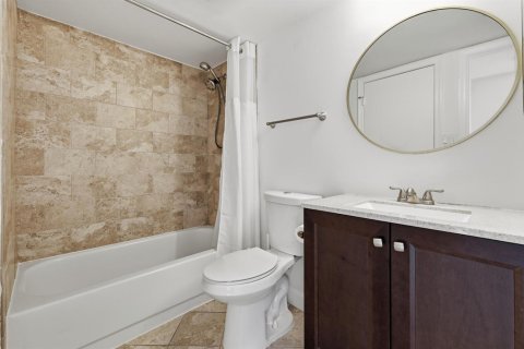 Condo in West Palm Beach, Florida, 2 bedrooms № 2262452 - photo 22