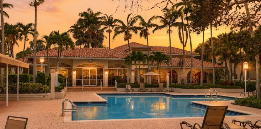 Condo in West Palm Beach, Florida, 2 bedrooms № 2262452