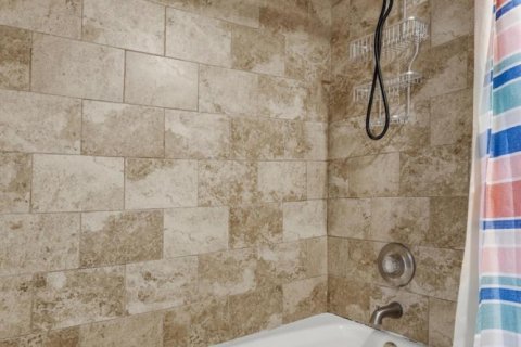 Condo in West Palm Beach, Florida, 2 bedrooms № 2262452 - photo 19