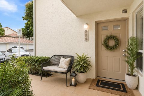 Condo in West Palm Beach, Florida, 2 bedrooms № 2262452 - photo 3