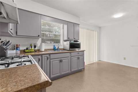 House in Gainesville, Florida 3 bedrooms, 98.1 sq.m. № 2202908 - photo 10