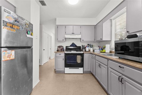 House in Gainesville, Florida 3 bedrooms, 98.1 sq.m. № 2202908 - photo 12