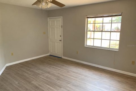 Immobilier commercial à vendre à Bradenton, Floride: 4 chambres, 135.45 m2 № 2431235 - photo 4
