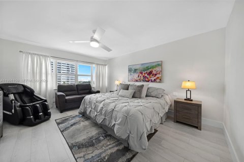 Condominio en alquiler en Fort Lauderdale, Florida, 1 dormitorio, 83.61 m2 № 2057441 - foto 10