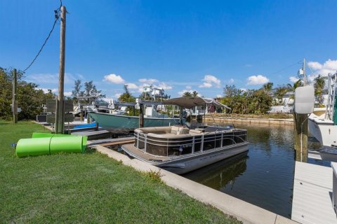 House in Holmes Beach, Florida 3 bedrooms, 149.76 sq.m. № 1740368 - photo 5