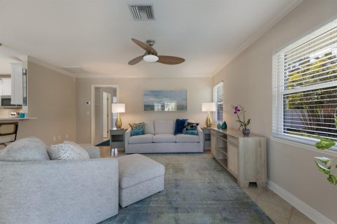 House in Holmes Beach, Florida 3 bedrooms, 149.76 sq.m. № 1740368 - photo 17