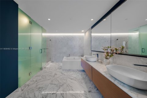 Copropriété à louer à Bal Harbour, Floride: 2 chambres, 234.67 m2 № 1768227 - photo 13