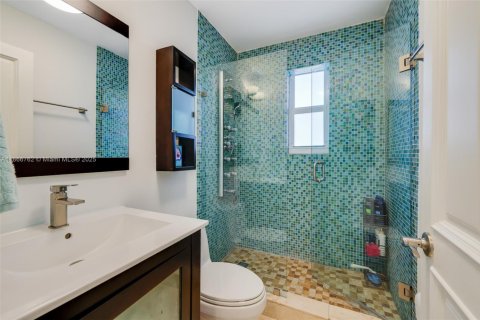 House in Coral Gables, Florida 3 bedrooms, 197.23 sq.m. № 1895866 - photo 18