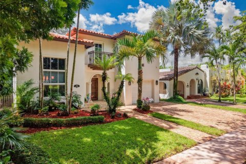 House in Coral Gables, Florida 3 bedrooms, 197.23 sq.m. № 1895866 - photo 24