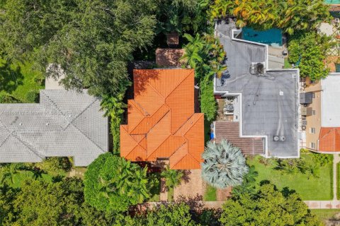 House in Coral Gables, Florida 3 bedrooms, 197.23 sq.m. № 1895866 - photo 26