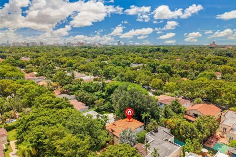 House in Coral Gables, Florida 3 bedrooms, 197.23 sq.m. № 1895866 - photo 27
