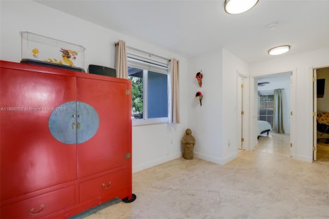 House in Coral Gables, Florida 3 bedrooms, 197.23 sq.m. № 1895866 - photo 20