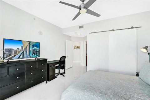 Copropriété à louer à Miami, Floride: 2 chambres, 102.1 m2 № 2073785 - photo 23