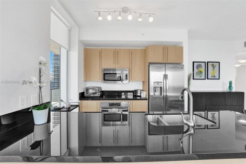 Copropriété à louer à Miami, Floride: 2 chambres, 102.1 m2 № 2073785 - photo 12