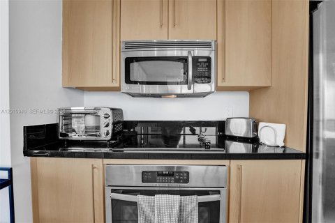 Copropriété à louer à Miami, Floride: 2 chambres, 102.1 m2 № 2073785 - photo 11