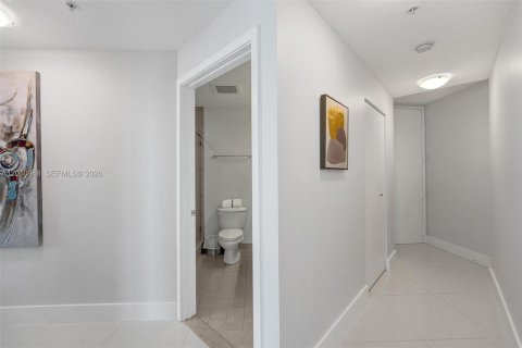 Copropriété à louer à Miami, Floride: 2 chambres, 102.1 m2 № 2073785 - photo 29