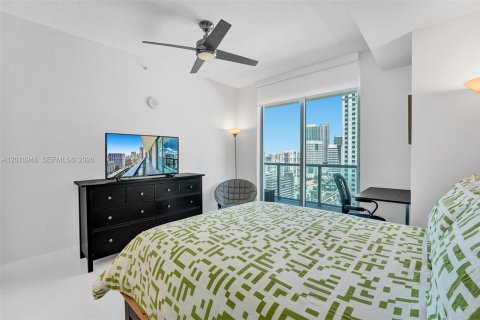 Copropriété à louer à Miami, Floride: 2 chambres, 102.1 m2 № 2073785 - photo 16