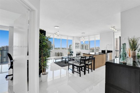 Copropriété à louer à Miami, Floride: 2 chambres, 102.1 m2 № 2073785 - photo 3
