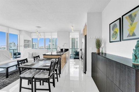 Copropriété à louer à Miami, Floride: 2 chambres, 102.1 m2 № 2073785 - photo 4