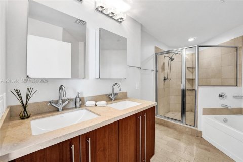 Copropriété à louer à Miami, Floride: 2 chambres, 102.1 m2 № 2073785 - photo 26