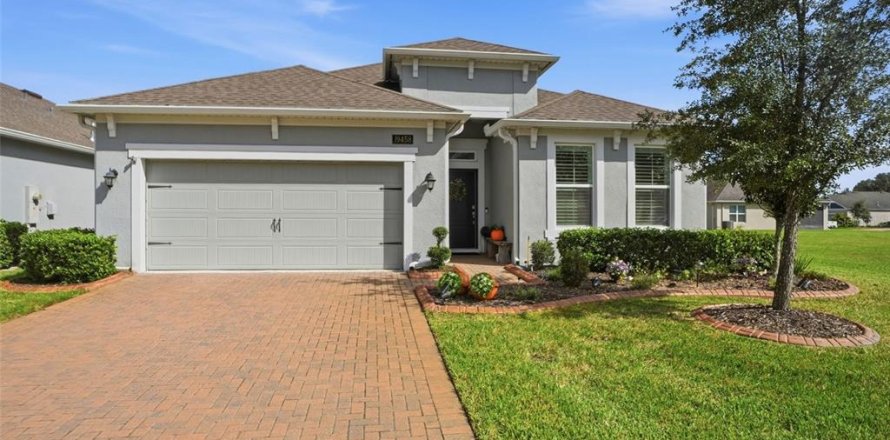 House in Brooksville, Florida 2 bedrooms, 185.9 sq.m. № 2429593