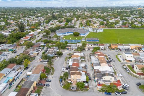 Adosado en venta en Miami Gardens, Florida, 4 dormitorios, 112.5 m2 № 2084993 - foto 30