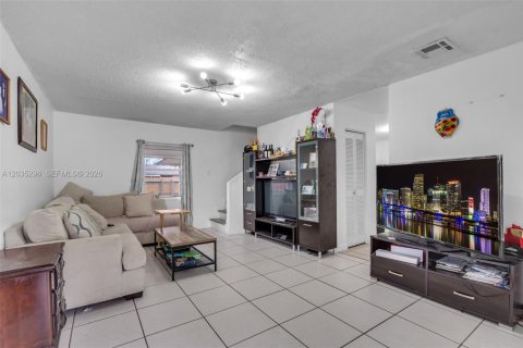Adosado en venta en Miami Gardens, Florida, 4 dormitorios, 112.5 m2 № 2084993 - foto 4