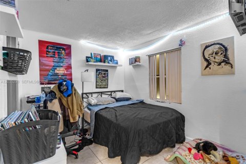 Adosado en venta en Miami Gardens, Florida, 4 dormitorios, 112.5 m2 № 2084993 - foto 15