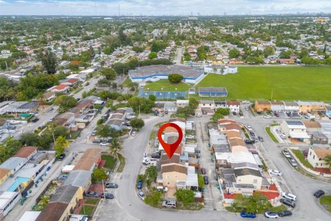 Adosado en venta en Miami Gardens, Florida, 4 dormitorios, 112.5 m2 № 2084993 - foto 29