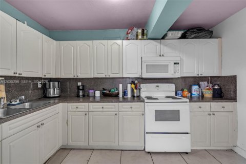 Adosado en venta en Miami Gardens, Florida, 4 dormitorios, 112.5 m2 № 2084993 - foto 10
