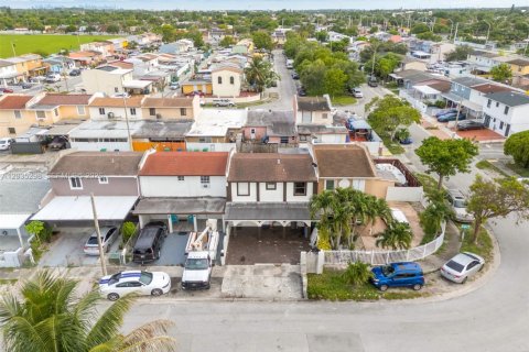 Adosado en venta en Miami Gardens, Florida, 4 dormitorios, 112.5 m2 № 2084993 - foto 24