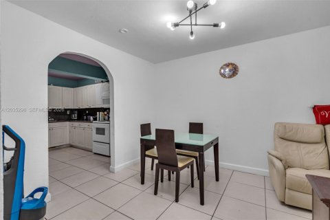 Adosado en venta en Miami Gardens, Florida, 4 dormitorios, 112.5 m2 № 2084993 - foto 7