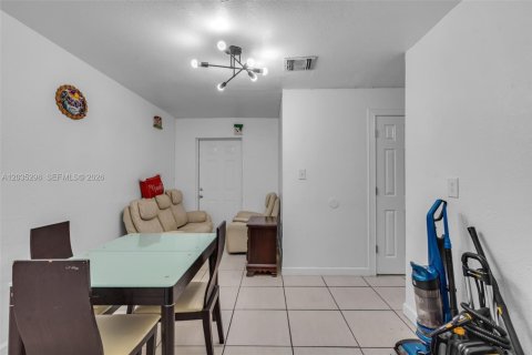 Adosado en venta en Miami Gardens, Florida, 4 dormitorios, 112.5 m2 № 2084993 - foto 8
