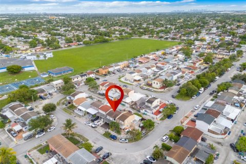 Adosado en venta en Miami Gardens, Florida, 4 dormitorios, 112.5 m2 № 2084993 - foto 27