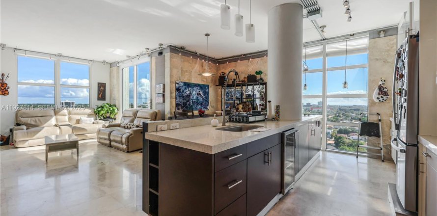 Condo à Miami, Floride, 2 chambres № 1988117