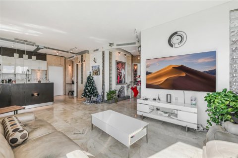 Copropriété à vendre à Miami, Floride: 2 chambres, 119.38 m2 № 1988117 - photo 10