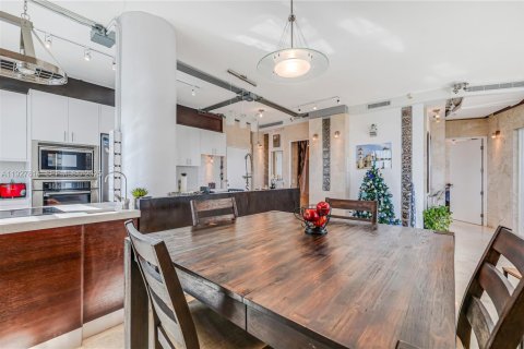 Copropriété à vendre à Miami, Floride: 2 chambres, 119.38 m2 № 1988117 - photo 11