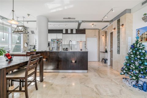 Copropriété à vendre à Miami, Floride: 2 chambres, 119.38 m2 № 1988117 - photo 4