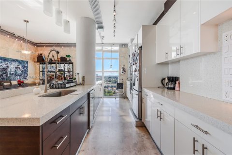 Copropriété à vendre à Miami, Floride: 2 chambres, 119.38 m2 № 1988117 - photo 2