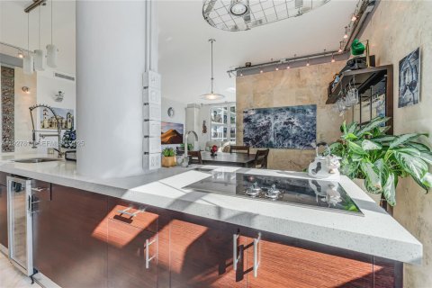 Copropriété à vendre à Miami, Floride: 2 chambres, 119.38 m2 № 1988117 - photo 14