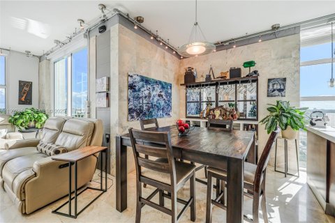 Copropriété à vendre à Miami, Floride: 2 chambres, 119.38 m2 № 1988117 - photo 6