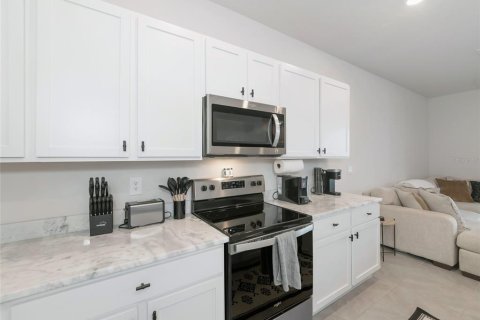 Touwnhouse à vendre à Bradenton, Floride: 3 chambres, 155.43 m2 № 2377595 - photo 12