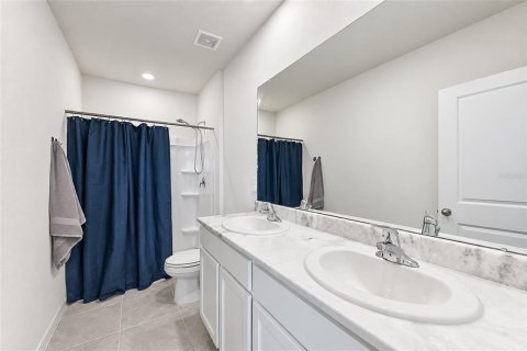 Touwnhouse à vendre à Bradenton, Floride: 3 chambres, 155.43 m2 № 2377595 - photo 30