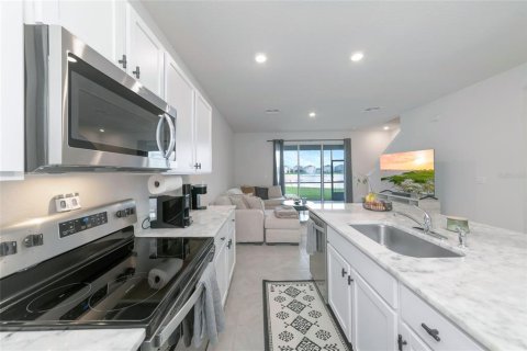 Touwnhouse à vendre à Bradenton, Floride: 3 chambres, 155.43 m2 № 2377595 - photo 11