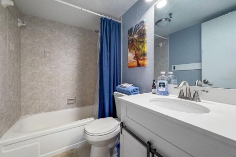 Condominio en venta en Madeira Beach, Florida, 2 dormitorios, 106.84 m2 № 1913233 - foto 30